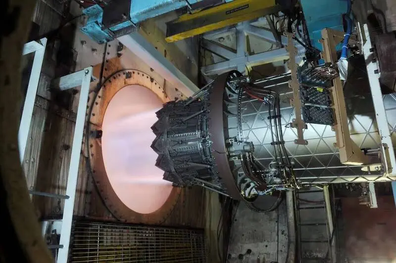 普惠公司（Pratt & Whitney）將為第18批次的F-35戰機生產141具F135發動機。圖為F135發動機正在進行測試。（圖：美國空軍）