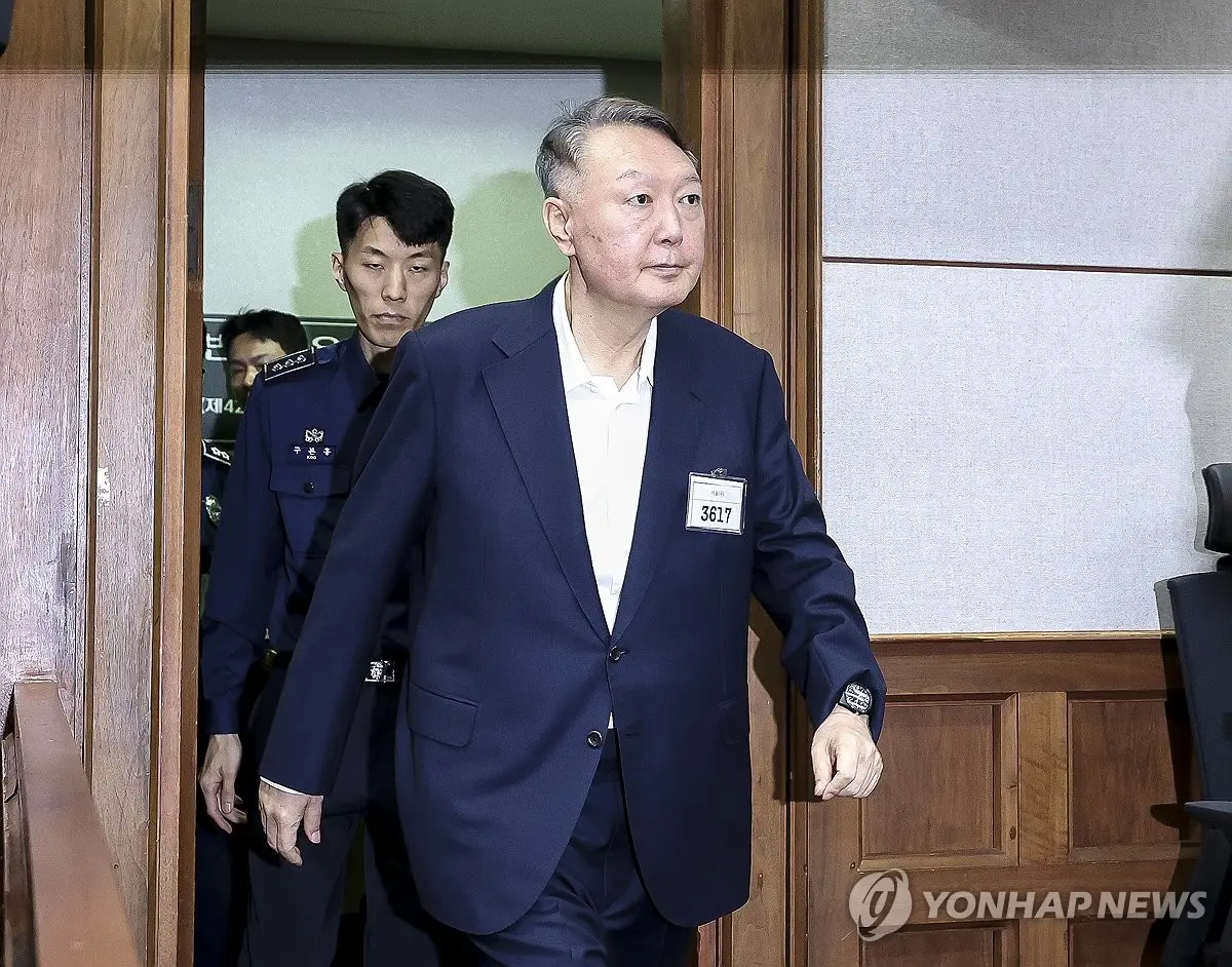 當地時間9月26日，尹錫悅走進韓國首爾中央地方法院的法庭 韓聯社