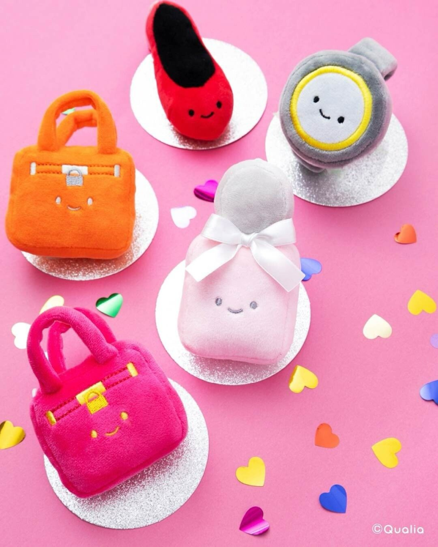 日本 Qualia 株式會社的扭蛋成「最強 Jellycat 平替」，設計超萌還融入日本特色！（來源：Qualia）