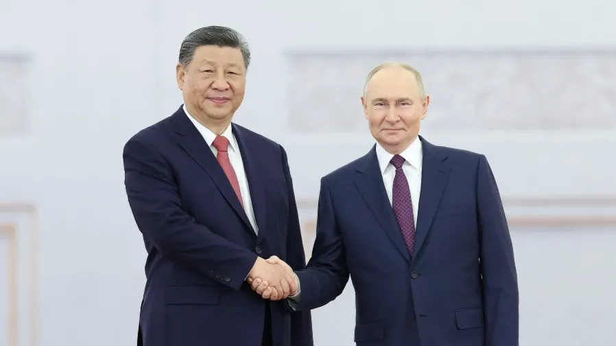 習近平抵達莫斯科出席紀念蘇聯偉大衛國戰爭勝利80週年慶典的封面圖片