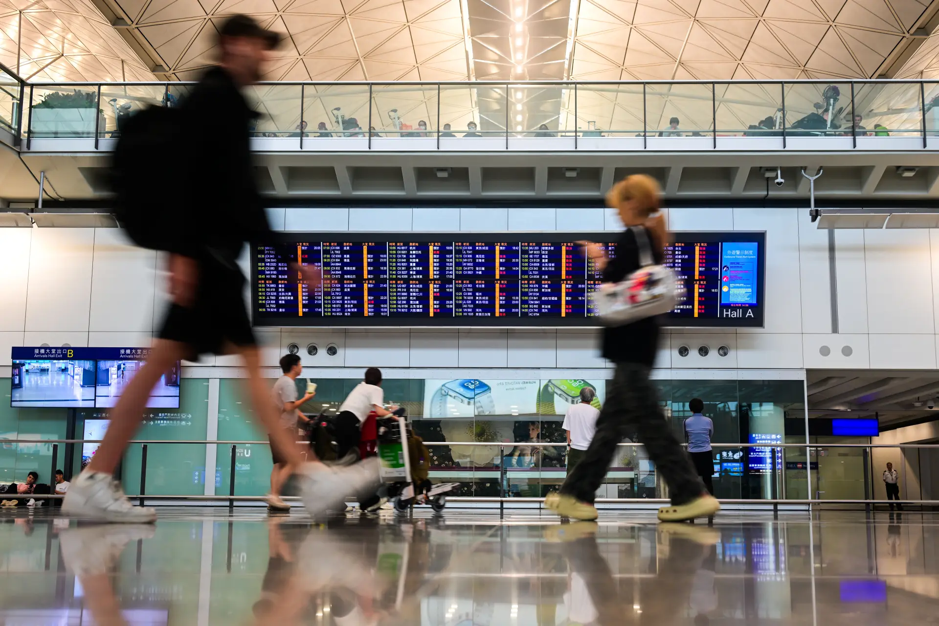 根據旅發局數據，今年1至7月訪港旅客人次約2,800萬。(新華社)