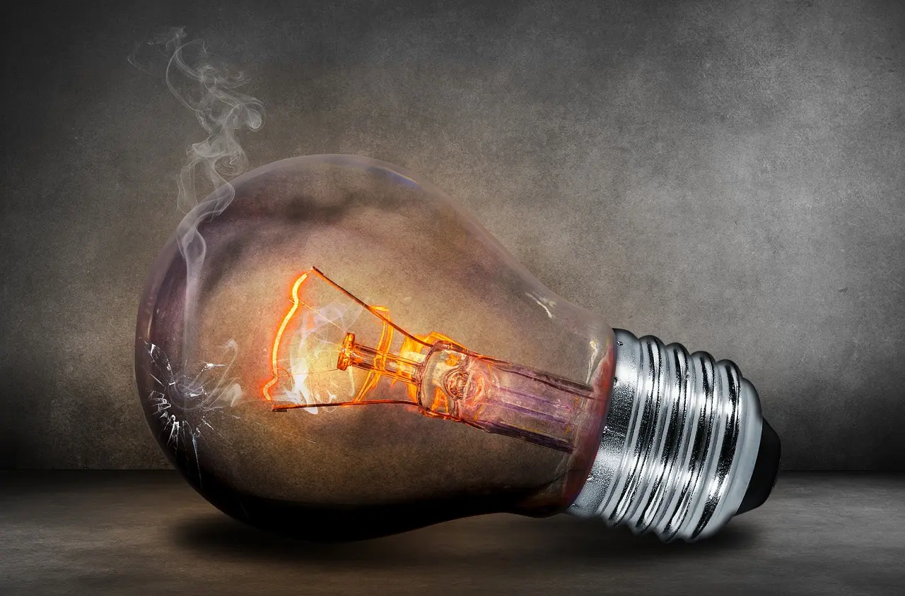 地球孕育了放電高手，為何獨缺噴火生物？（示意圖來源：pixabay）