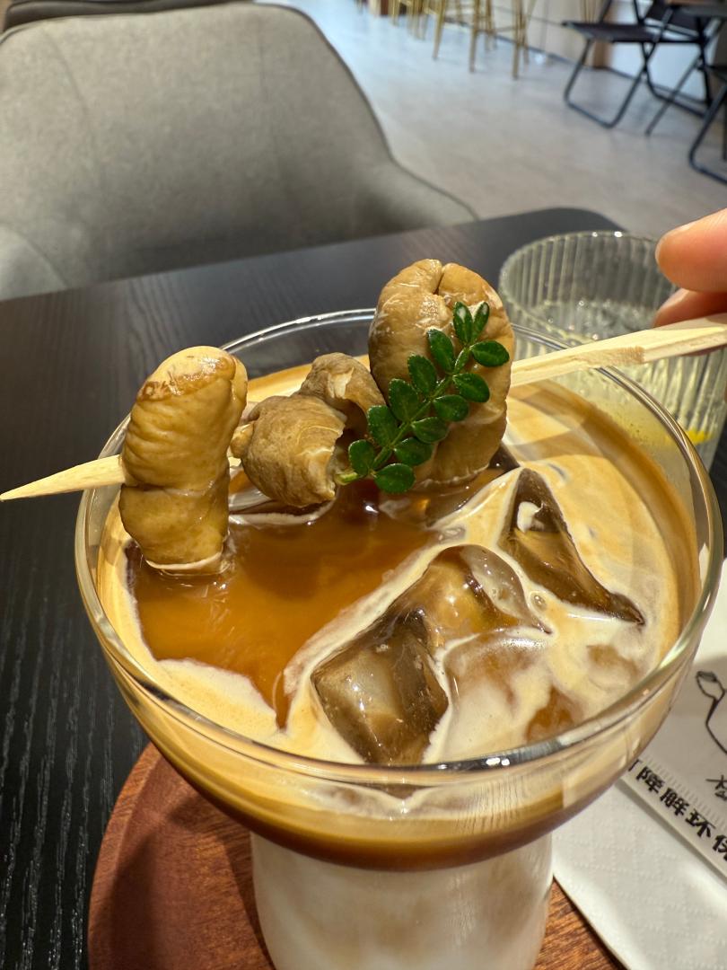 「肥腸拿鐵」橫空出世！有一種乳酪嘅味道~（來源：王力v@小紅書）