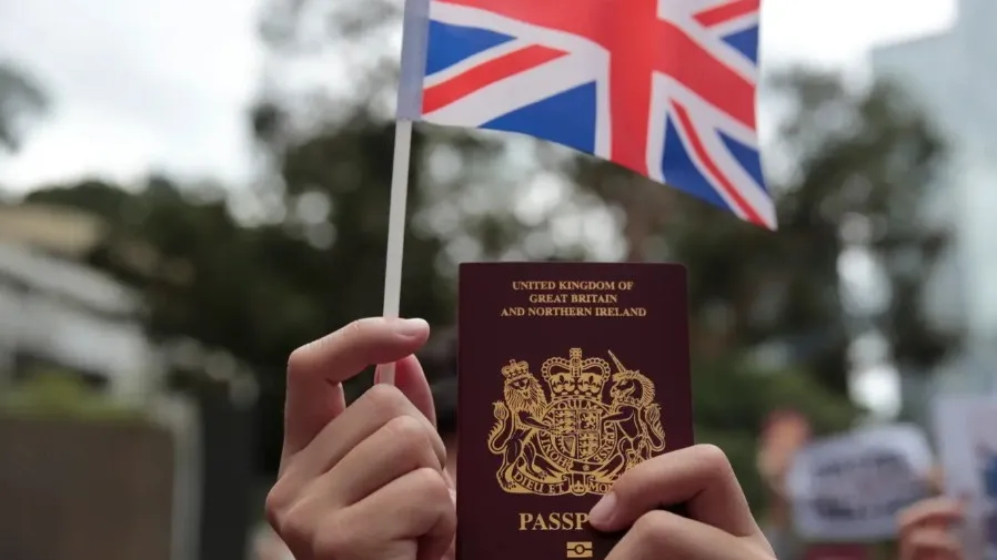 英國極右政黨改革黨揚言取消移民永久居留權，15萬BNO港人或受影響的封面圖片