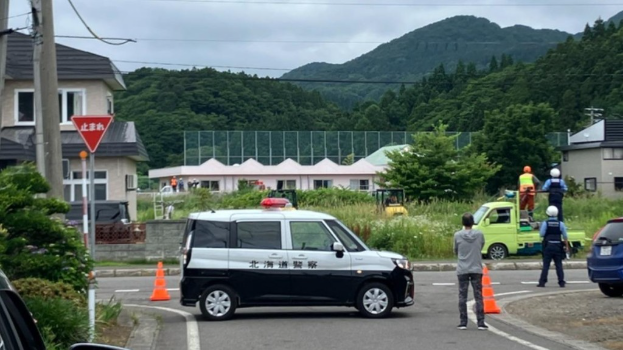 北海道福島町一送報員凌晨遭野熊襲擊身亡，兇熊下落不明。（來源：北海道文化放送）