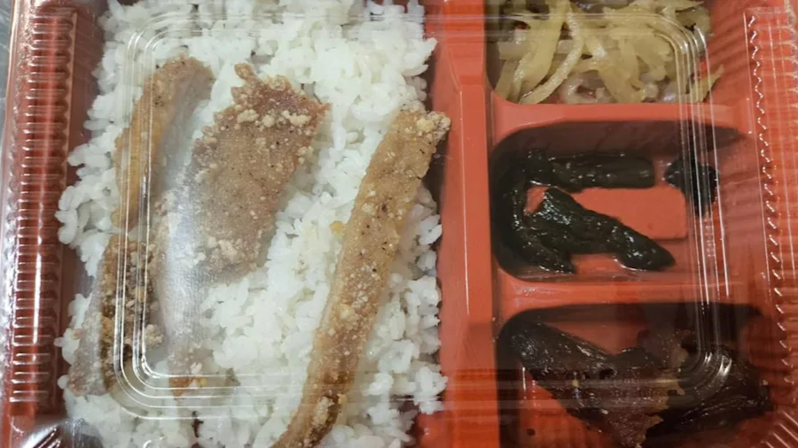 69 元便當份量「瘦到見骨」！網友傻眼：以為是剩飯打包的封面圖片