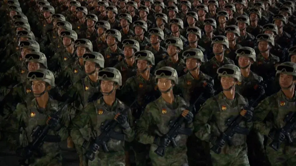 《央視》公布的閱兵第一次演練方陣畫面。（CCTV）