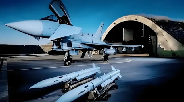  中國空軍第五代隱身戰鬥機殲-20 進行一項「霹靂-17」 超遠程空對空導彈的飛行訓練。 （矚望雲霄）