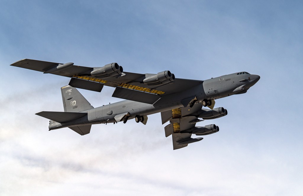 B-52H即將獲得新雷達和發動機，由於換裝時程有所差異，使其編號可能先改為B-52J，再變成B-52K。（美國空軍）